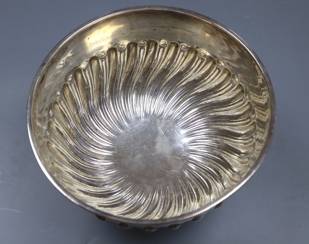 An Edwardian demi-fluted silver rose bowl, by Walker & Hall, Sheffield, 1901, diameter 20.5cm, 21.5oz.